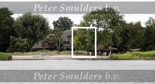 Loosdrecht 14 juli 2019
Huis van laurent Hompes op een eilandje voor Loosdrecht. Er staan paardestallen en heeft een eigen strand.