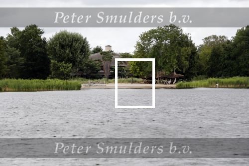 Loosdrecht 14 juli 2019
Huis van laurent Hompes op een eilandje voor Loosdrecht. Er staan paardestallen en heeft een eigen strand.