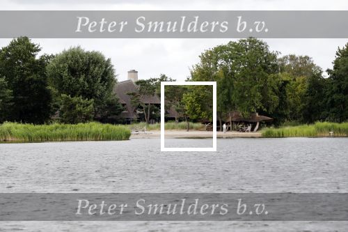 Loosdrecht 14 juli 2019
Huis van laurent Hompes op een eilandje voor Loosdrecht. Er staan paardestallen en heeft een eigen strand.