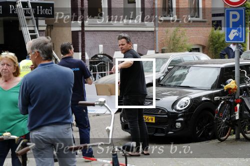 Amsterdam 6 juli 2019
In de v Eeghenstraat is er een bom af gegaan. Leco v Zadelhoff woont er bijna naast.