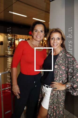 Schiphol 22 juli 2019
Wielrenners voor nierstichting arriveren op schiphol.
Oa Leontien v Moorsel Nicole Buch Remco Veldhuis en Erik Dijkstra.