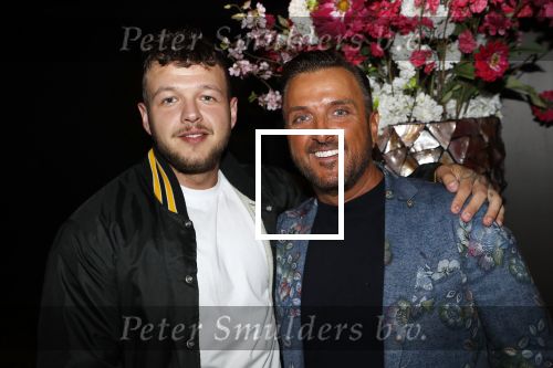 Amsterdam 16 juli 2019
Presentatie Amsterdam XXXL met Gordon op de cover.
Mick harren met zijn zoon