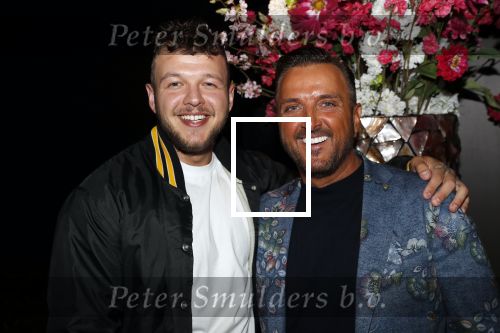 Amsterdam 16 juli 2019
Presentatie Amsterdam XXXL met Gordon op de cover.
Mick harren met zijn zoon
