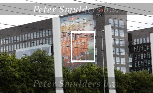 Amsterdam 6 juli 2019
Reclame op het pand van PWC van het nederlads dames voetbalteam.