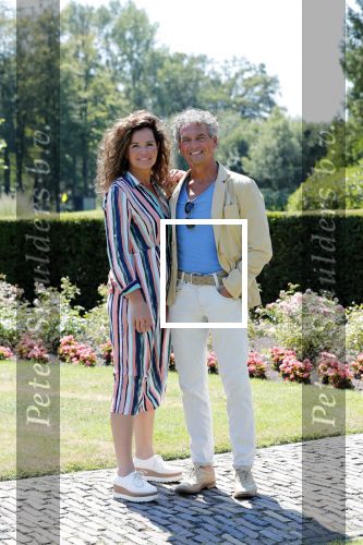 Brummen 23 juli 2019
Nicole Buch met haar nieuwe vriend George bij Kasteel Engelenburg