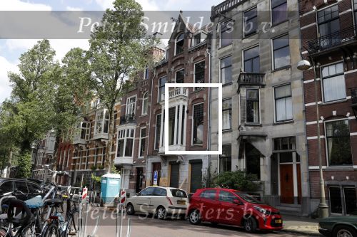 Amsterdam 21 juli 2019
Nikkie Plessen en haar vriend Ruben Bontekoe hebben het huis naast hun eigen huis gekocht wat nu verbouwd wordt.
