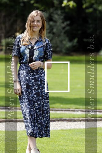 Den Haag 19 juli 2019
Jaarlijkse fotouurtje in de thuisn van Huis ten Bosch . Aanwezig Koning Willem Alexander Koningin Maxima Prinses Amalia Alexia en Ariane.