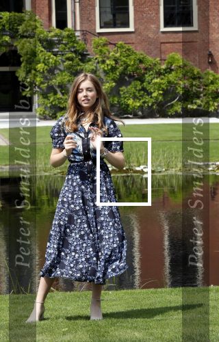 Den Haag 19 juli 2019
Jaarlijkse fotouurtje in de thuisn van Huis ten Bosch . Aanwezig Koning Willem Alexander Koningin Maxima Prinses Amalia Alexia en Ariane.