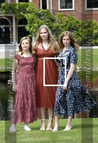 Den Haag 19 juli 2019
Jaarlijkse fotouurtje in de thuisn van Huis ten Bosch . Aanwezig Koning Willem Alexander Koningin Maxima Prinses Amalia Alexia en Ariane.
