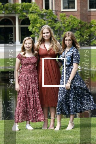 Den Haag 19 juli 2019
Jaarlijkse fotouurtje in de thuisn van Huis ten Bosch . Aanwezig Koning Willem Alexander Koningin Maxima Prinses Amalia Alexia en Ariane.