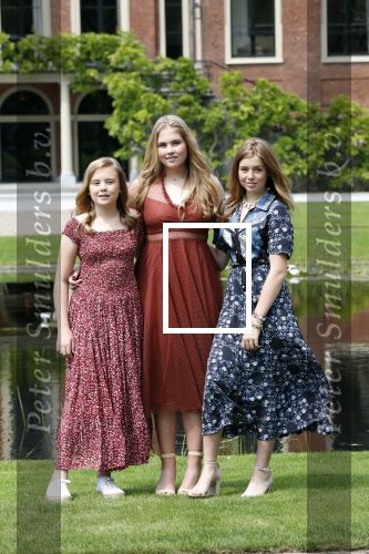 Den Haag 19 juli 2019
Jaarlijkse fotouurtje in de thuisn van Huis ten Bosch . Aanwezig Koning Willem Alexander Koningin Maxima Prinses Amalia Alexia en Ariane.
