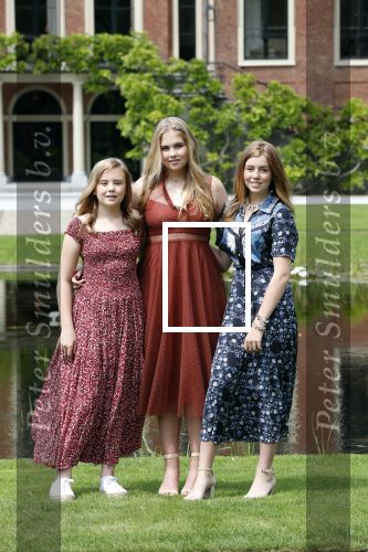 Den Haag 19 juli 2019
Jaarlijkse fotouurtje in de thuisn van Huis ten Bosch . Aanwezig Koning Willem Alexander Koningin Maxima Prinses Amalia Alexia en Ariane.