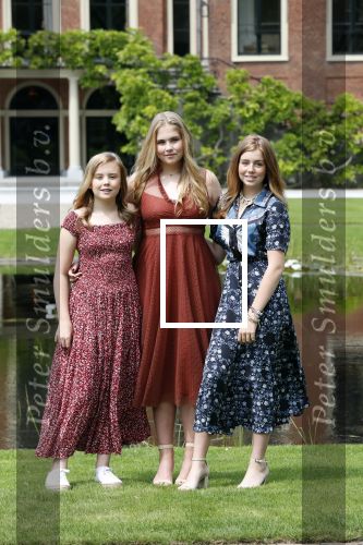 Den Haag 19 juli 2019
Jaarlijkse fotouurtje in de thuisn van Huis ten Bosch . Aanwezig Koning Willem Alexander Koningin Maxima Prinses Amalia Alexia en Ariane.