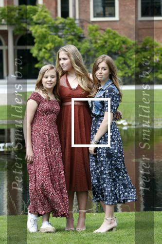 Den Haag 19 juli 2019
Jaarlijkse fotouurtje in de thuisn van Huis ten Bosch . Aanwezig Koning Willem Alexander Koningin Maxima Prinses Amalia Alexia en Ariane.