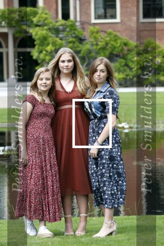 Den Haag 19 juli 2019
Jaarlijkse fotouurtje in de thuisn van Huis ten Bosch . Aanwezig Koning Willem Alexander Koningin Maxima Prinses Amalia Alexia en Ariane.