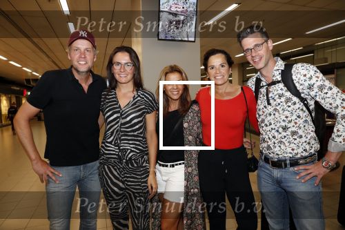 Schiphol 22 juli 2019
Wielrenners voor nierstichting arriveren op schiphol.
Oa Leontien v Moorsel Nicole Buch Remco Veldhuis en Erik Dijkstra.