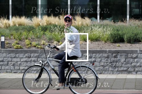 Den Haag 26 juli 2019
Rogier Smit ( paleis voor een prikkie) op de fiets in Den Haag.