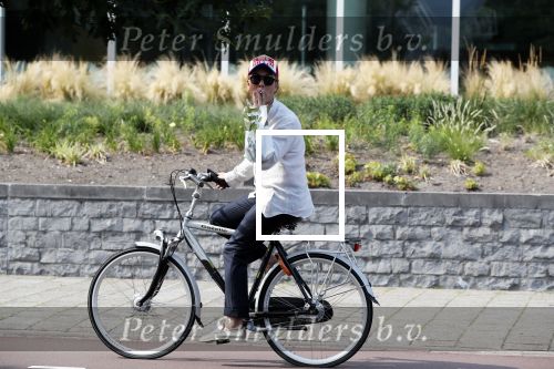 Den Haag 26 juli 2019
Rogier Smit ( paleis voor een prikkie) op de fiets in Den Haag.