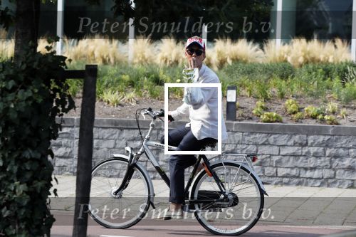 Den Haag 26 juli 2019
Rogier Smit ( paleis voor een prikkie) op de fiets in Den Haag.