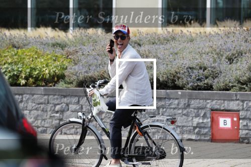 Den Haag 26 juli 2019
Rogier Smit ( paleis voor een prikkie) op de fiets in Den Haag.