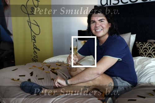 Berkel en Rodenrijs 24 juli 2019
Roy Donders onthult zijn bed bij  Dekbed-Discounter.nl