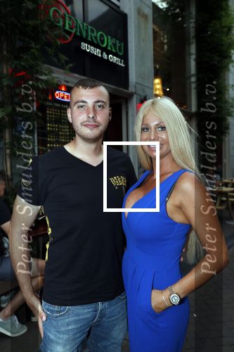 Amsterdam 27 juli 2019
Maron Hill heeft surprise etentje met vrienden georganiseers bij restaurant Genroku voor zijn zwangere vriendin Samantha de Jong ( Barbie)