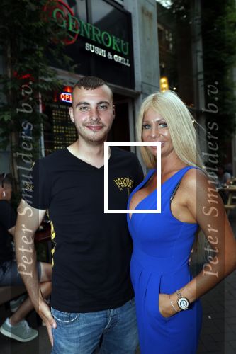 Amsterdam 27 juli 2019
Maron Hill heeft surprise etentje met vrienden georganiseers bij restaurant Genroku voor zijn zwangere vriendin Samantha de Jong ( Barbie)