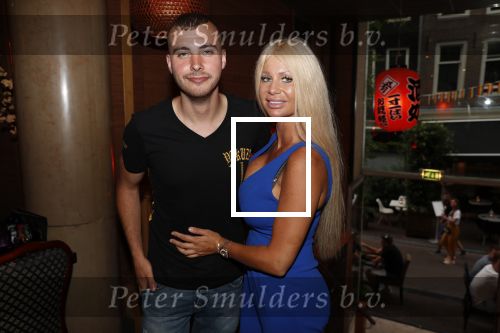 Amsterdam 27 juli 2019
Maron Hill heeft surprise etentje met vrienden georganiseers bij restaurant Genroku voor zijn zwangere vriendin Samantha de Jong ( Barbie)