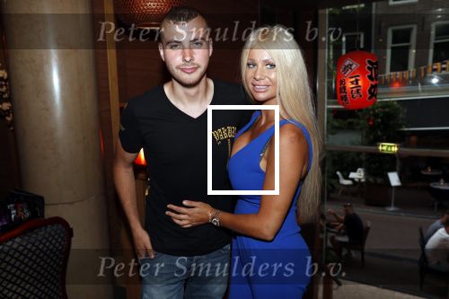 Amsterdam 27 juli 2019
Maron Hill heeft surprise etentje met vrienden georganiseers bij restaurant Genroku voor zijn zwangere vriendin Samantha de Jong ( Barbie)