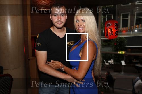 Amsterdam 27 juli 2019
Maron Hill heeft surprise etentje met vrienden georganiseers bij restaurant Genroku voor zijn zwangere vriendin Samantha de Jong ( Barbie)