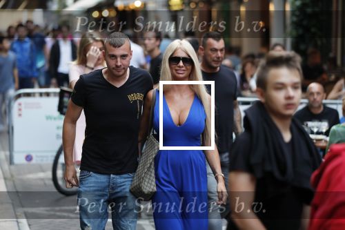 Amsterdam 27 juli 2019
Maron Hill heeft surprise etentje met vrienden georganiseers bij restaurant Genroku voor zijn zwangere vriendin Samantha de Jong ( Barbie)
