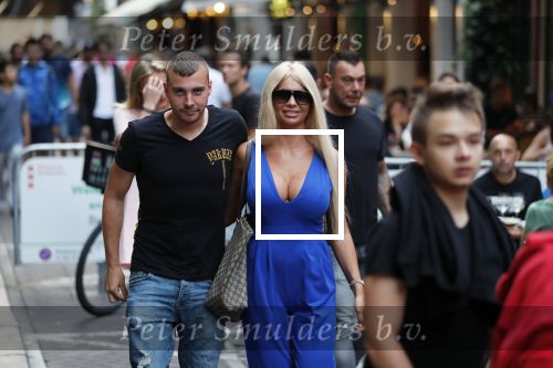 Amsterdam 27 juli 2019
Maron Hill heeft surprise etentje met vrienden georganiseers bij restaurant Genroku voor zijn zwangere vriendin Samantha de Jong ( Barbie)