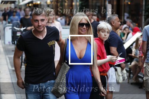 Amsterdam 27 juli 2019
Maron Hill heeft surprise etentje met vrienden georganiseers bij restaurant Genroku voor zijn zwangere vriendin Samantha de Jong ( Barbie)