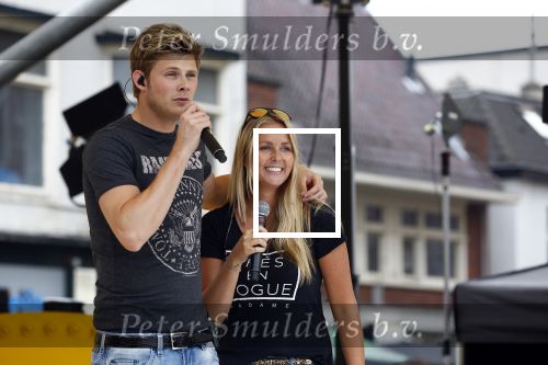 Apeldoorn 3 juni 2014
Tros muziek feesten op het plein in Apeldoorn.
Tim Douwsma en Monique Smit