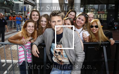 Amstelveen 10 juni 2014
Tros muziekfeest op het plein. 
Tim Douwsma