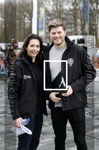 Heerenveen 17 maart 2019
De hollandse 100 voor de stichting lymphe&Co in Thialf.
Aanwezig oa Prins Bernhard jr Prinses Annette Prins Pieter Christiaan Mr Pieter v Vollenhoven Prinses Margriet Rosanna Kluivert Monique des Bouvrie en Tim Douwsma.