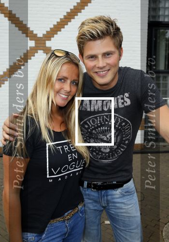 Apeldoorn 3 juni 2014
Tros muziek feesten op het plein in Apeldoorn.
Tom Douwsma en Monique Smit
