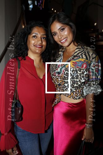 Amsterdam 16 juli 2019
Presentatie Amsterdam XXXL met Gordon op de cover.
Yasmin Verheijen  kwam met haar moeder