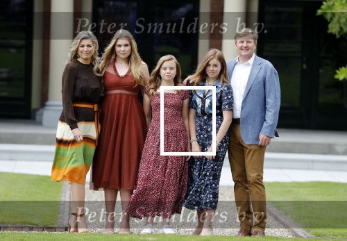 Den Haag 19 juli 2019
Jaarlijkse fotouurtje in de thuisn van Huis ten Bosch . Aanwezig Koning Willem Alexander Koningin Maxima Prinses Amalia Alexia en Ariane.