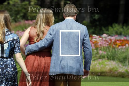 Den Haag 19 juli 2019
Jaarlijkse fotouurtje in de thuisn van Huis ten Bosch . Aanwezig Koning Willem Alexander Koningin Maxima Prinses Amalia Alexia en Ariane.