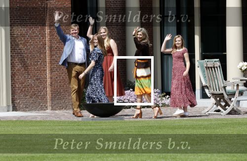 Den Haag 19 juli 2019
Jaarlijkse fotouurtje in de thuisn van Huis ten Bosch . Aanwezig Koning Willem Alexander Koningin Maxima Prinses Amalia Alexia en Ariane.