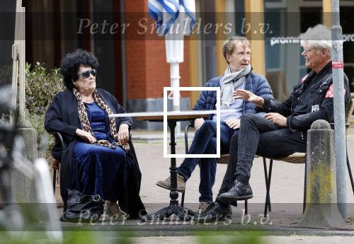 Laren 25 juli 2020
Ad Visser met zijn vrouw en een kennis op terras in laren