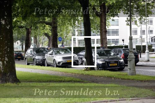Amsterdam 9 juli 2020
Een arrestatieteam van de politie heeft een auto klem gereden op de apollolaan.