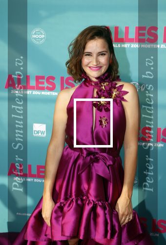 Amsterdam 29 juli 2020
Premiere alles is zoals het zou moeten zijn in euroscoop, De film is naar een boek van Daphne Deckers. Barbara Sloesen kwam met haar vriend en haar ouders