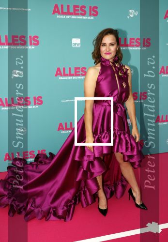 Amsterdam 29 juli 2020
Premiere alles is zoals het zou moeten zijn in euroscoop, De film is naar een boek van Daphne Deckers. Barbara Sloesen kwam met haar vriend en haar ouders