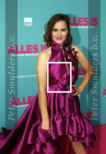 Amsterdam 29 juli 2020
Premiere alles is zoals het zou moeten zijn in euroscoop, De film is naar een boek van Daphne Deckers. Barbara Sloesen kwam met haar vriend en haar ouders