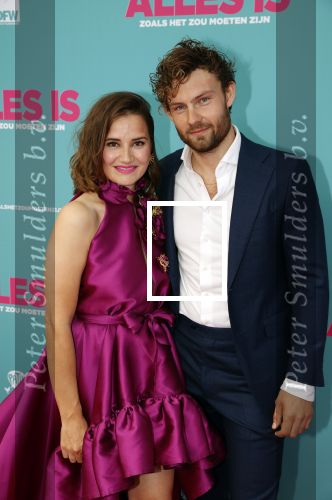 Amsterdam 29 juli 2020
Premiere alles is zoals het zou moeten zijn in euroscoop, De film is naar een boek van Daphne Deckers. Barbara Sloesen kwam met haar vriend en haar ouders