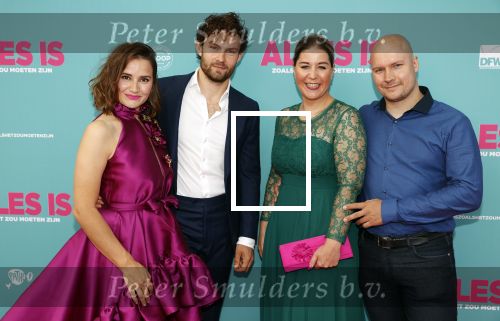 Amsterdam 29 juli 2020
Premiere alles is zoals het zou moeten zijn in euroscoop, De film is naar een boek van Daphne Deckers. Barbara Sloesen kwam met haar vriend en haar ouders