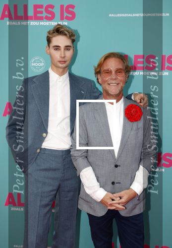 Amsterdam 29 juli 2020
Premiere alles is zoals het zou moeten zijn in euroscoop, De film is naar een boek van Daphne Deckers. Bastiaan v Schaik met zijn nieuwe vriend Bennet