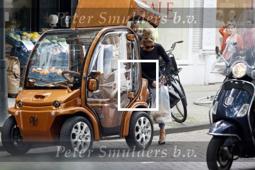 Amsterdam 22 juli 2020
Connie Witteman doet boodschappen met haar Biro CCCC karretje